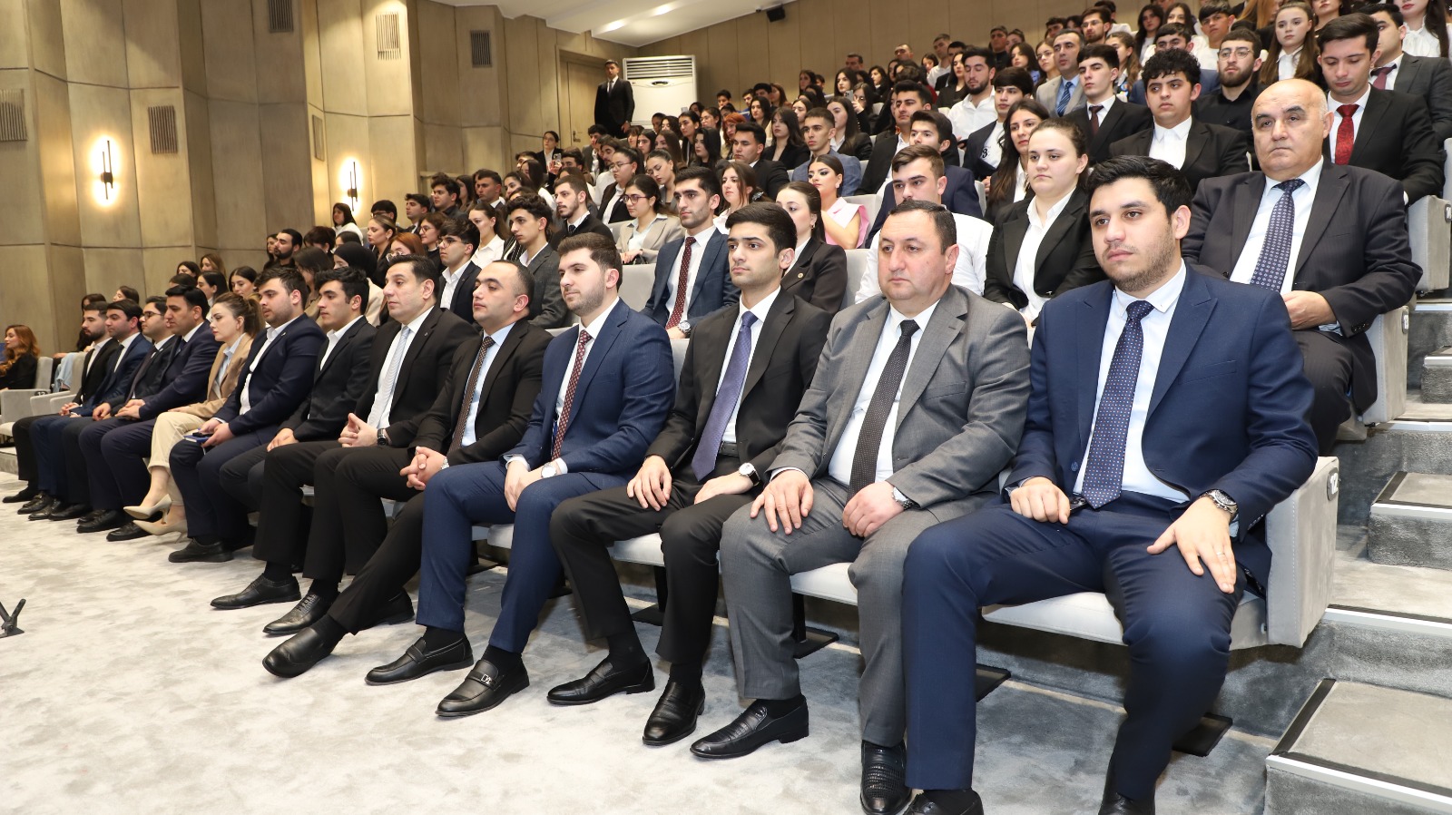 250 tələbəyə “Həmkarlar ittifaqı təqaüdü” təqdim olundu (FOTO)